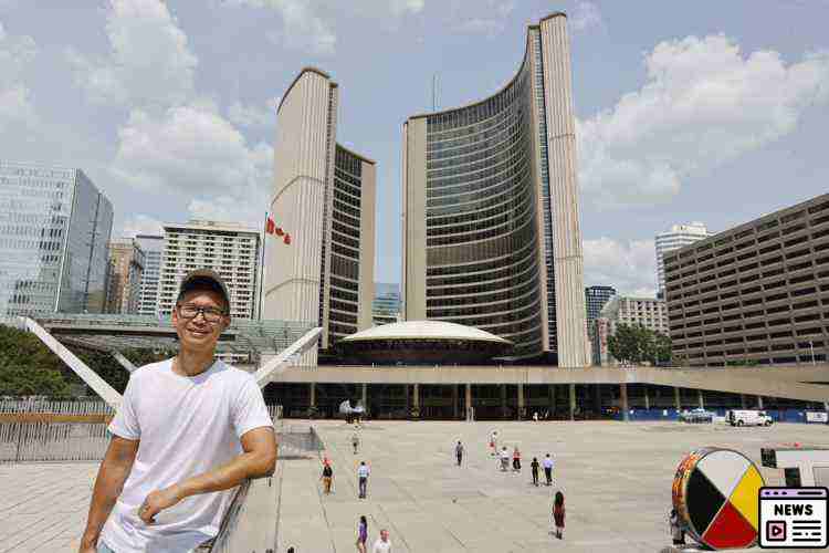 Exploring Toronto: Insights from Tourists & Urban Developments