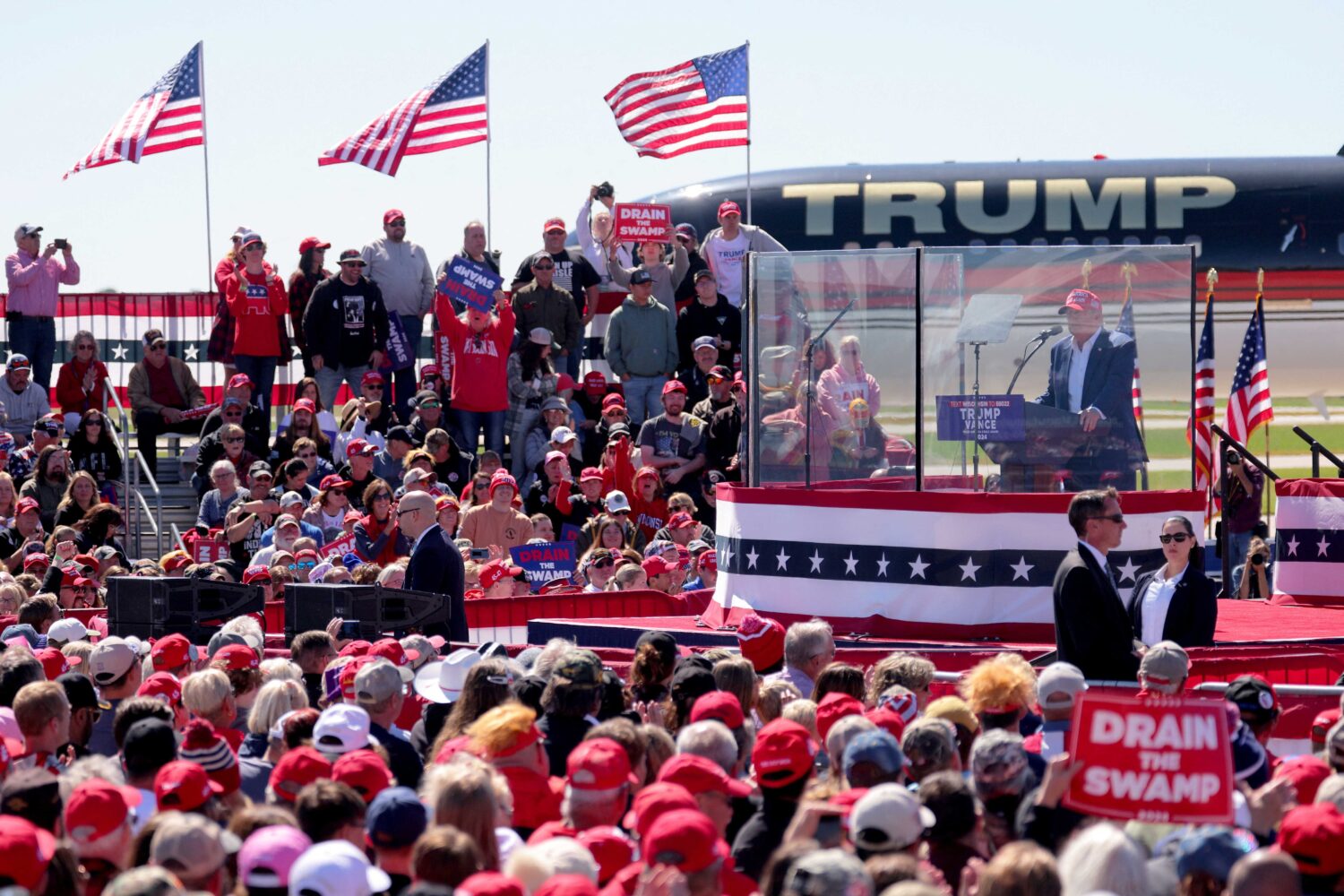 Trump’s Arizona Rally Highlights Immigrant Focus and Debate Aftermath