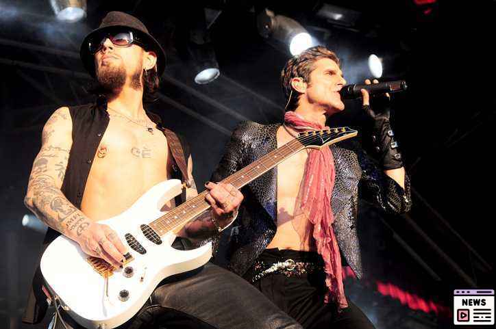 Jane’s Addiction Reunites for Rooftop Concert and New Music