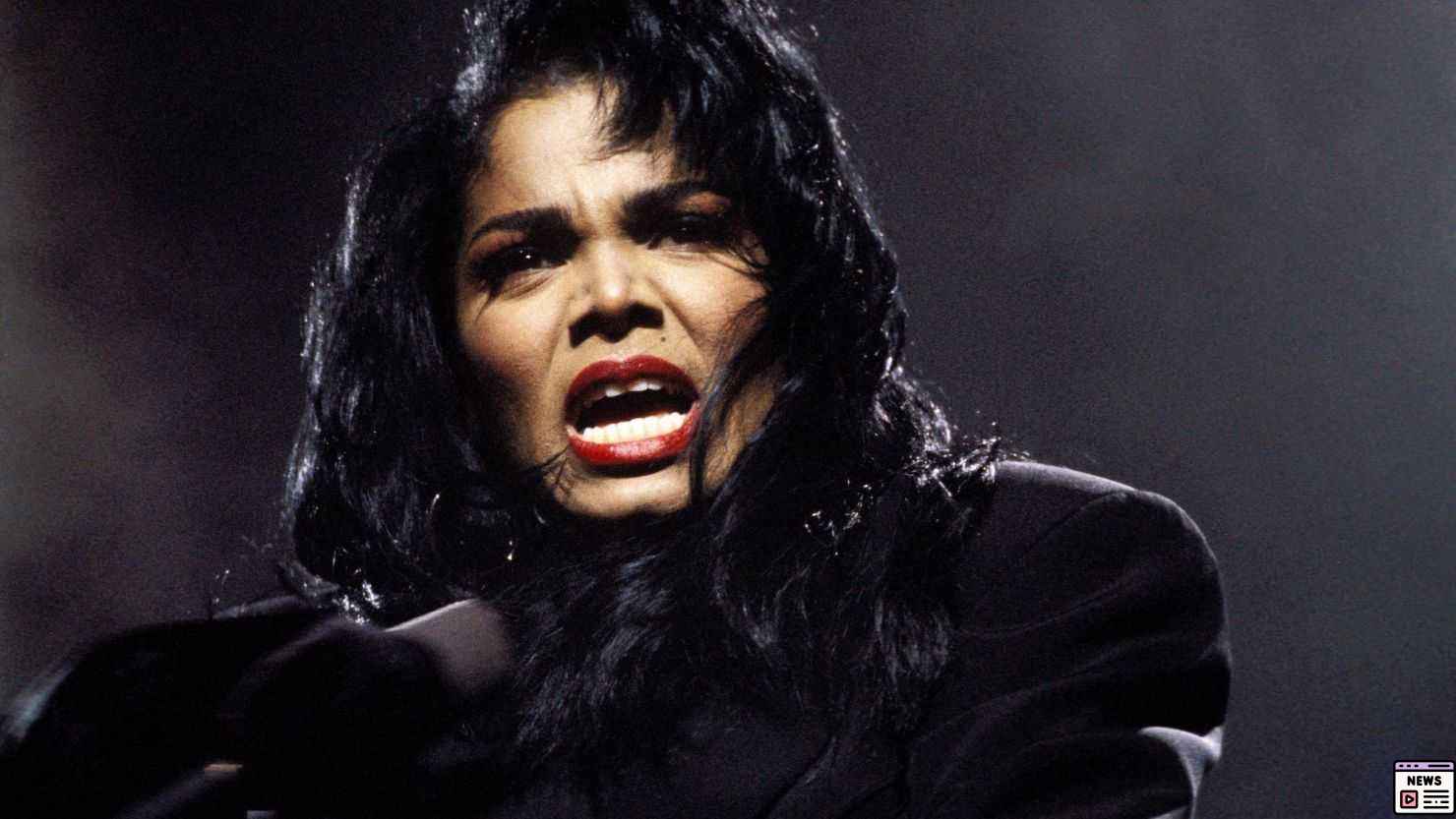 Janet Jackson’s Unforgettable Wardrobe Malfunctions Honoring Queen Elizabeth