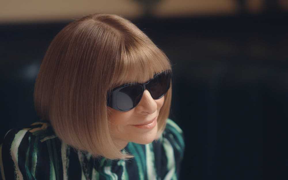 Rediscovering 90s Fashion with Anna Wintour’s Star Power