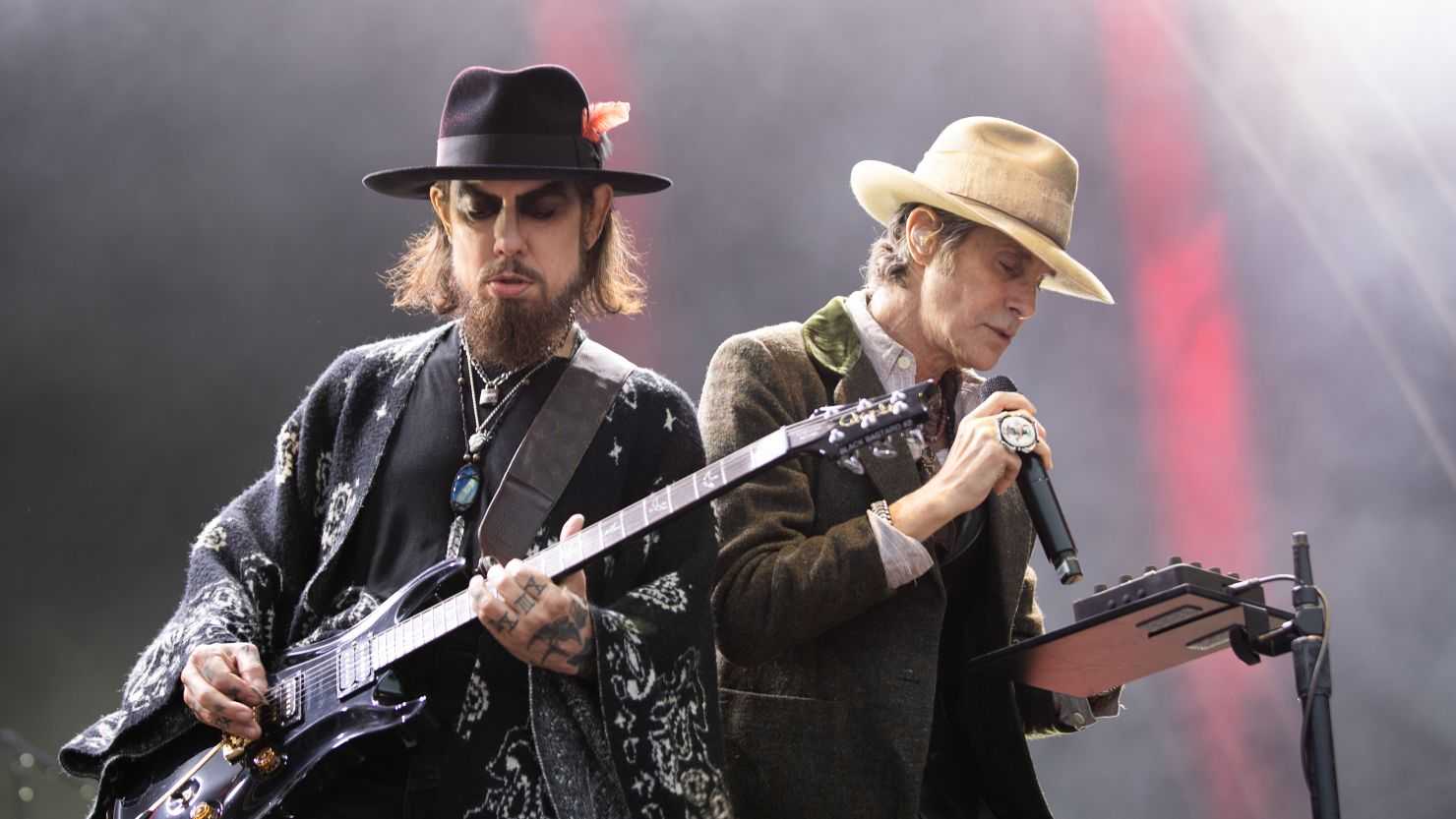 Jane’s Addiction Ends Tour Following Onstage Altercation