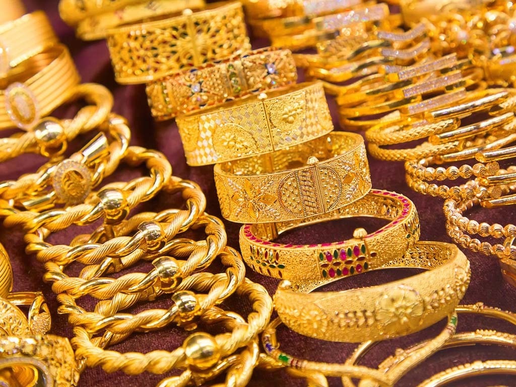 Gold Prices Reach New Highs Surging Past Rs272,000 per Tola