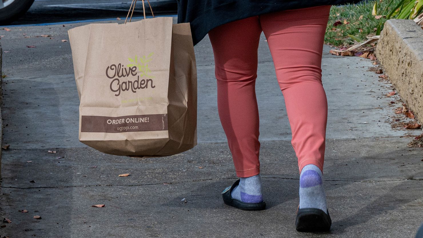 Olive Garden Teams with Uber Amid Earnings Drop and Traffic Issues