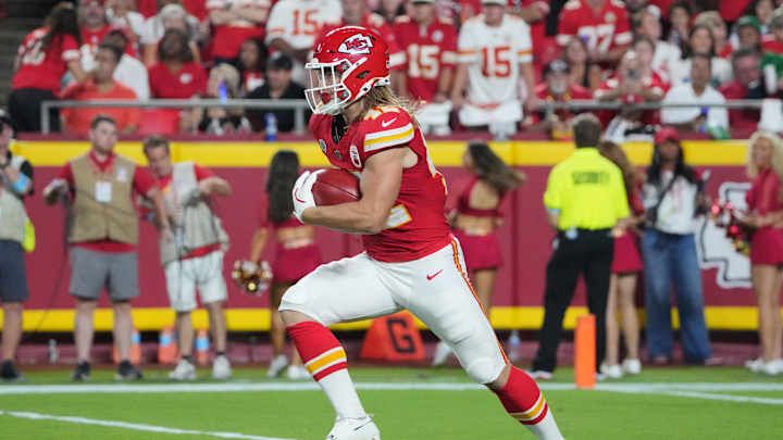 Carson Steele’s Emotional Chiefs Debut Without Family Presence