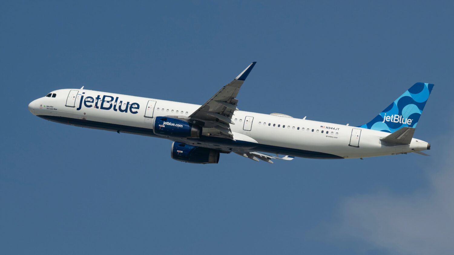 JetBlue Flight’s Emergency Kansas Landing Sparks Emotional Response