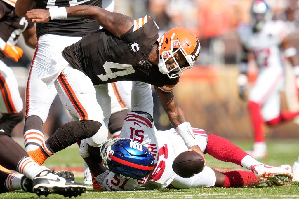 Browns’ Deshaun Watson Struggles Under Pressure in Giants Upset