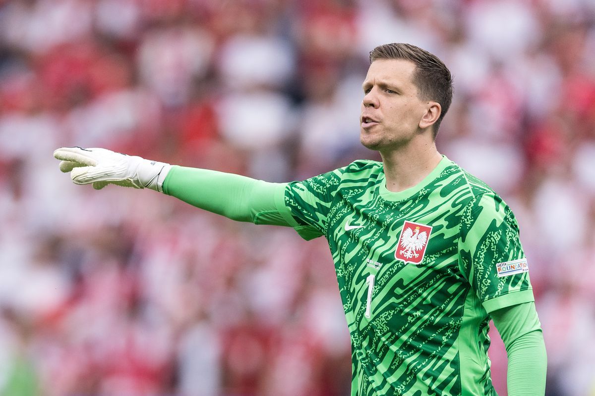 Szczesny Considers Barcelona Move After ter Stegen Injury