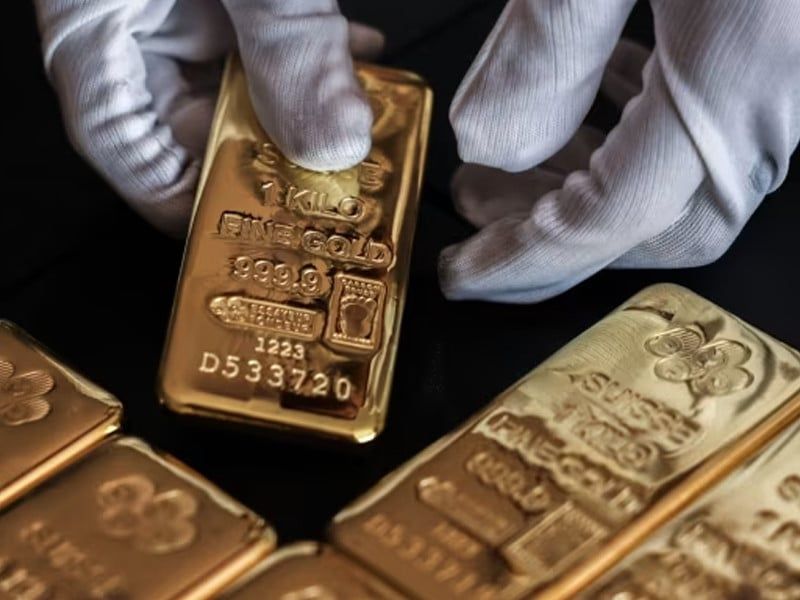 Gold Prices Soar to Rs275,500 per Tola Amid Global Trends