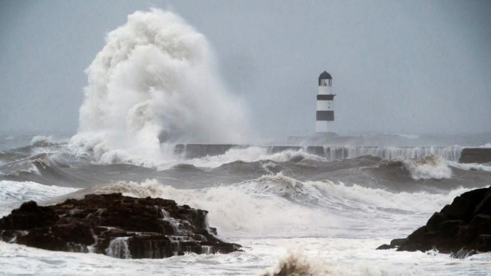 Heavy Rain and Flood Warnings: Prepare for Impactful Weather