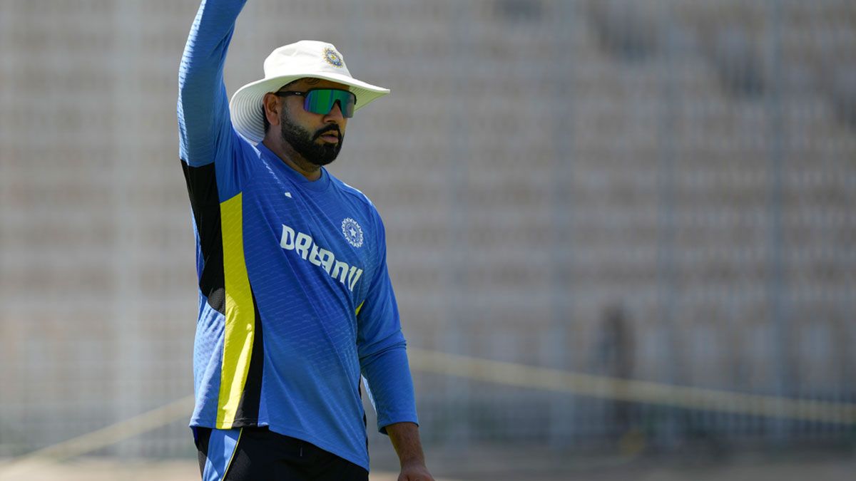 Kohli’s Gesture and Sharma’s Historic Toss Amid Kanpur’s Spinners