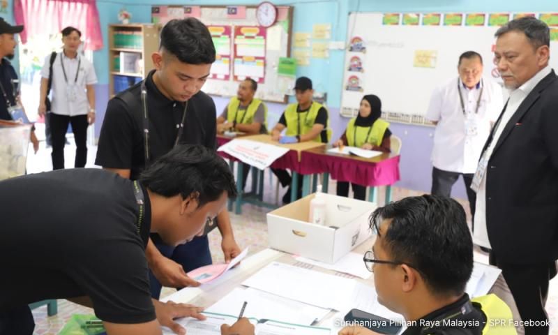 Vibrant Voter Turnout and Tasty Treats Shine at Mahkota By-Election