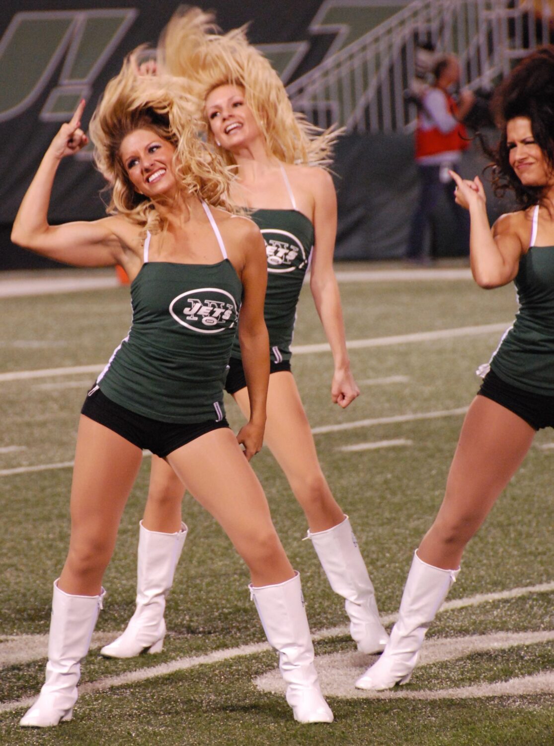 How Much Do NFL Cheerleaders Make in 2024? Salary Insights