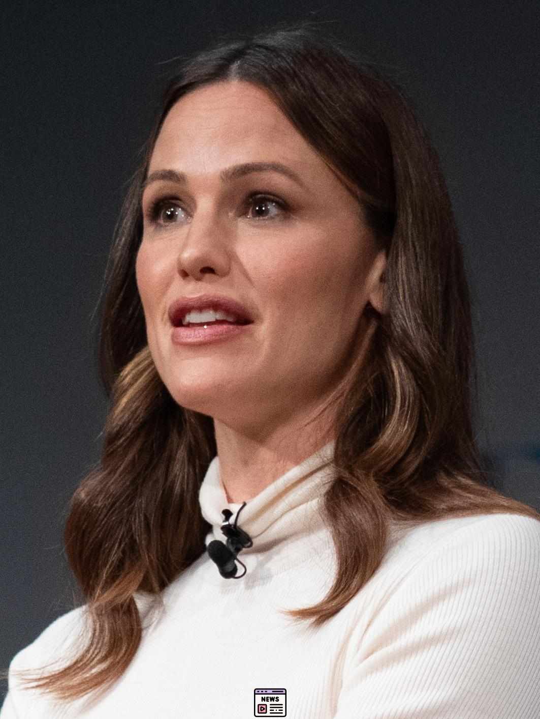 Jennifer Garner’s Relationship Dilemma: Balancing Love for Ben and John