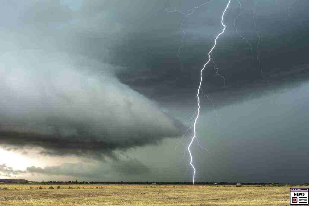 Severe Thunderstorm Warnings: Heavy Rain and Winds Ahead!