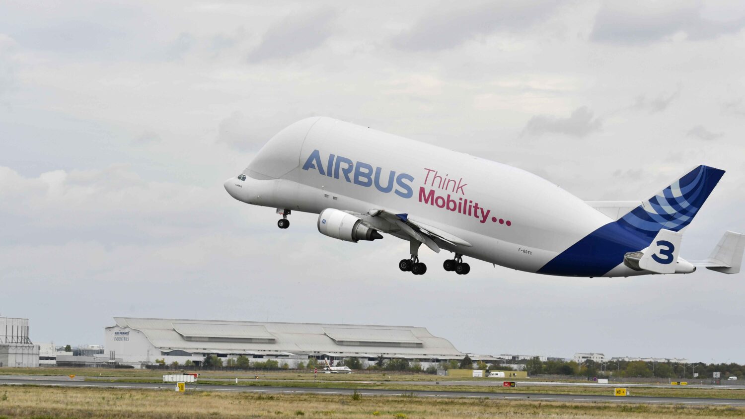 Airbus Beluga’s Rare Heathrow Visit: Rescuing BA A350 Parts