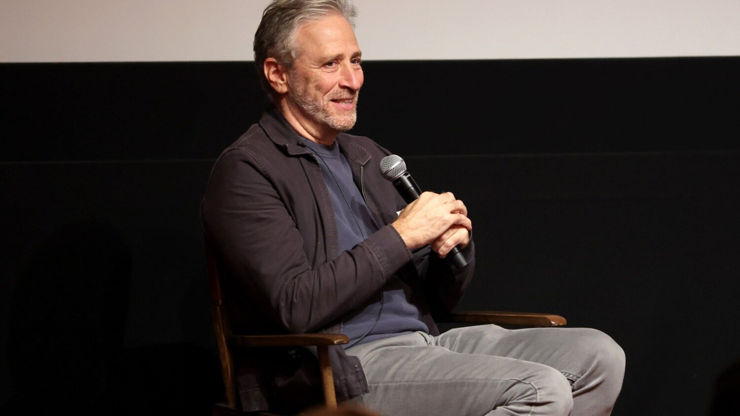 Jon Stewart Critiques Streamers Impact on Hollywood Comedy Writing