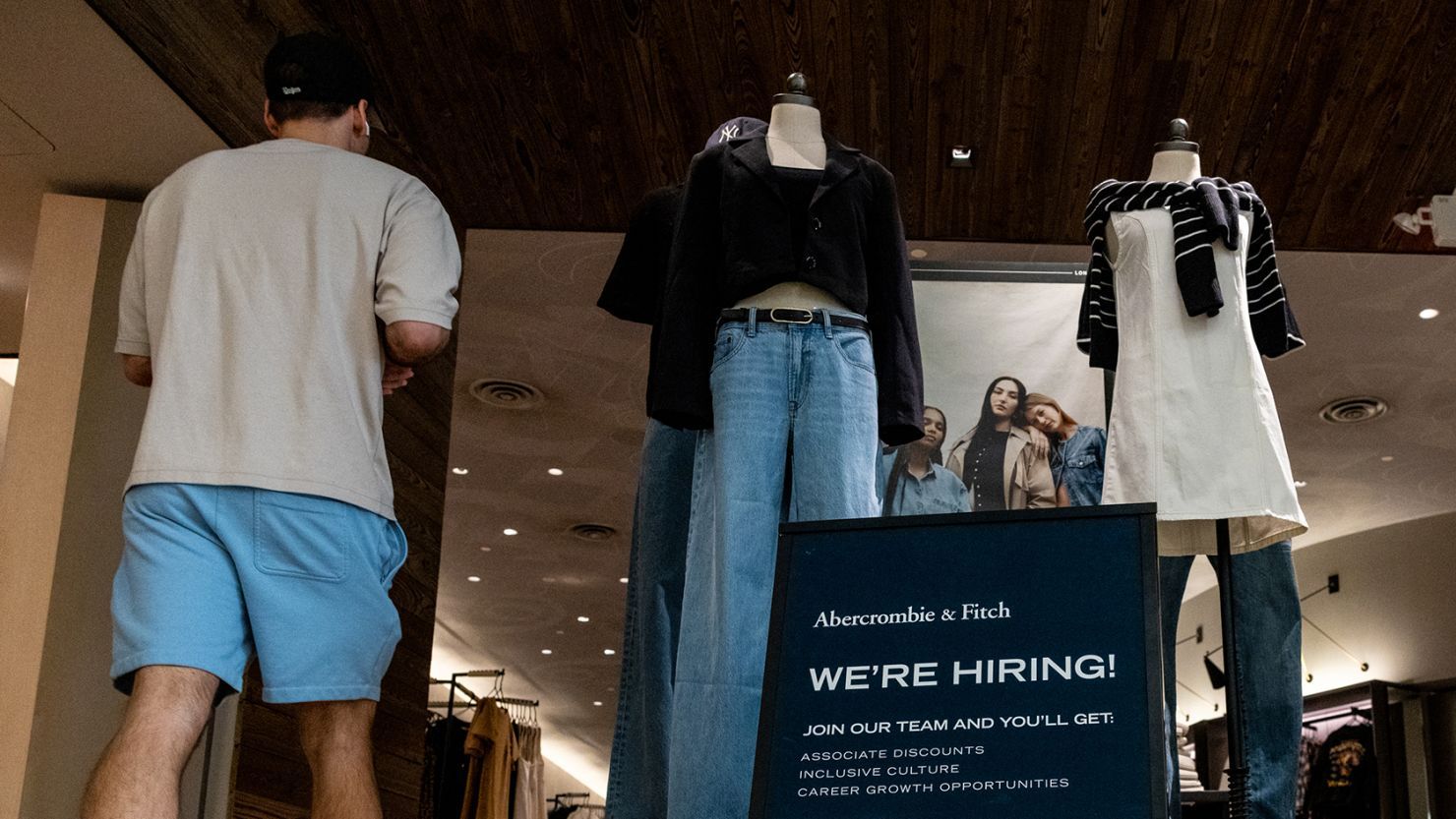 Job Openings Rise in August Amid Ongoing Labor Market Challenges