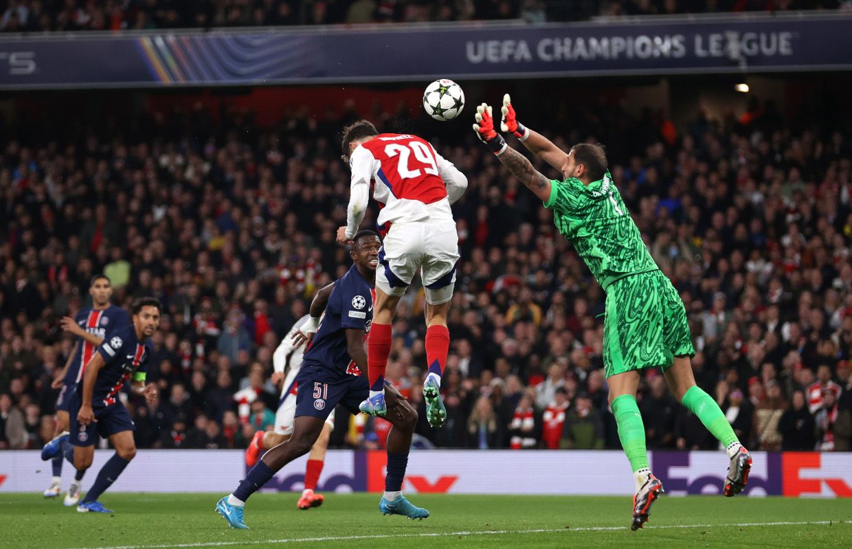 Donnarumma’s Challenge as Arsenal Unleashes Genius Free Kick vs PSG