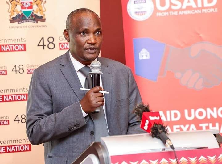 Governors Urged to Cut Advisors as County Funds Frozen