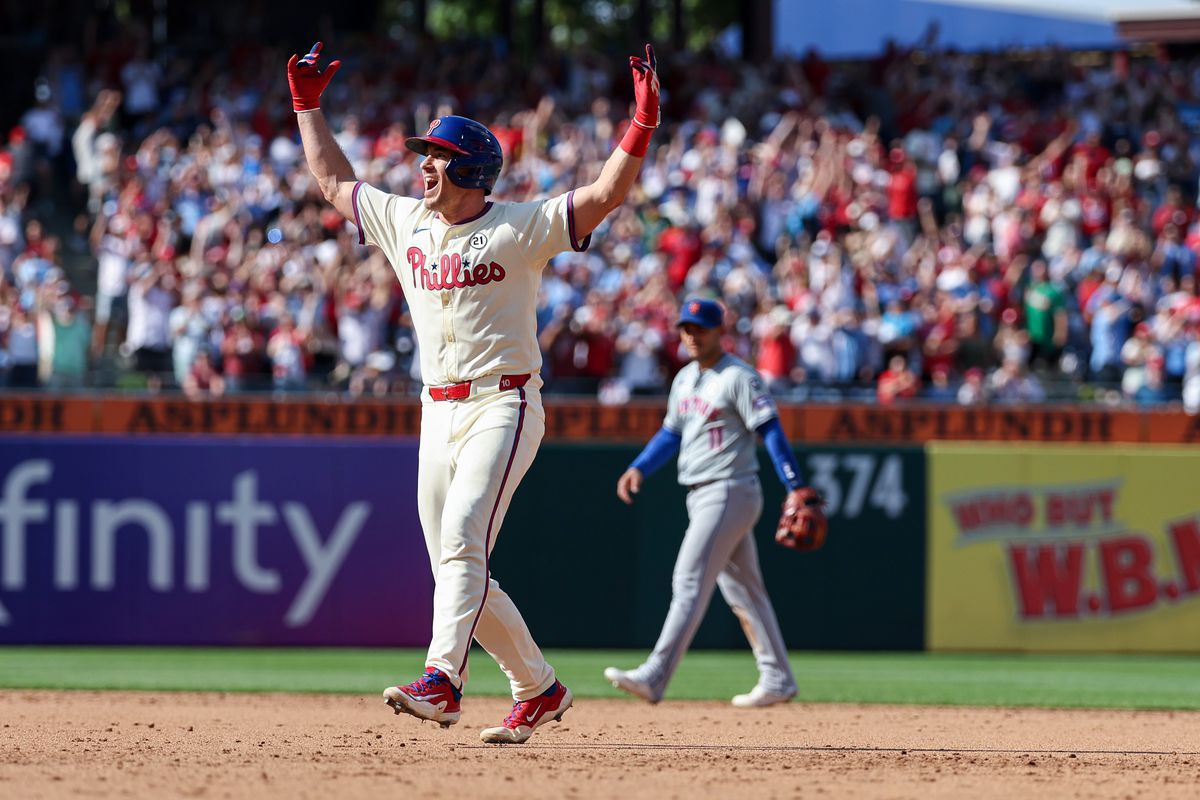 Mets and Phillies Clash as Senga Surprises in NLDS Game 1