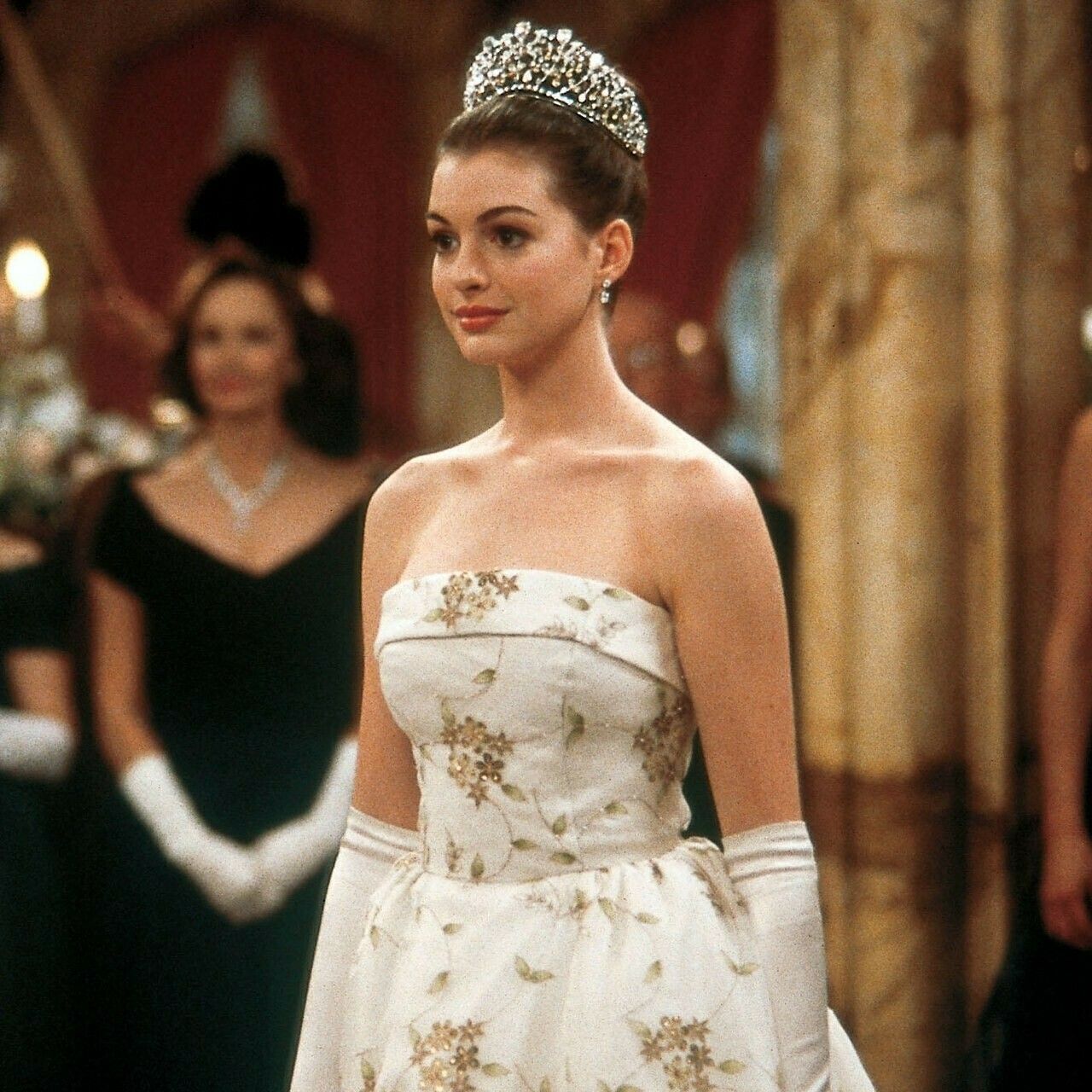 Mia Thermopolis Returns: Anne Hathaway’s Royal Comeback