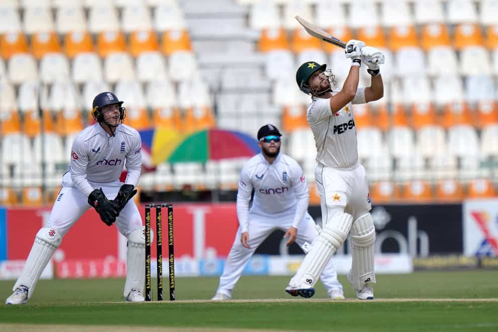 Dramatic Catch Controversy Stirs England and Pakistan Test