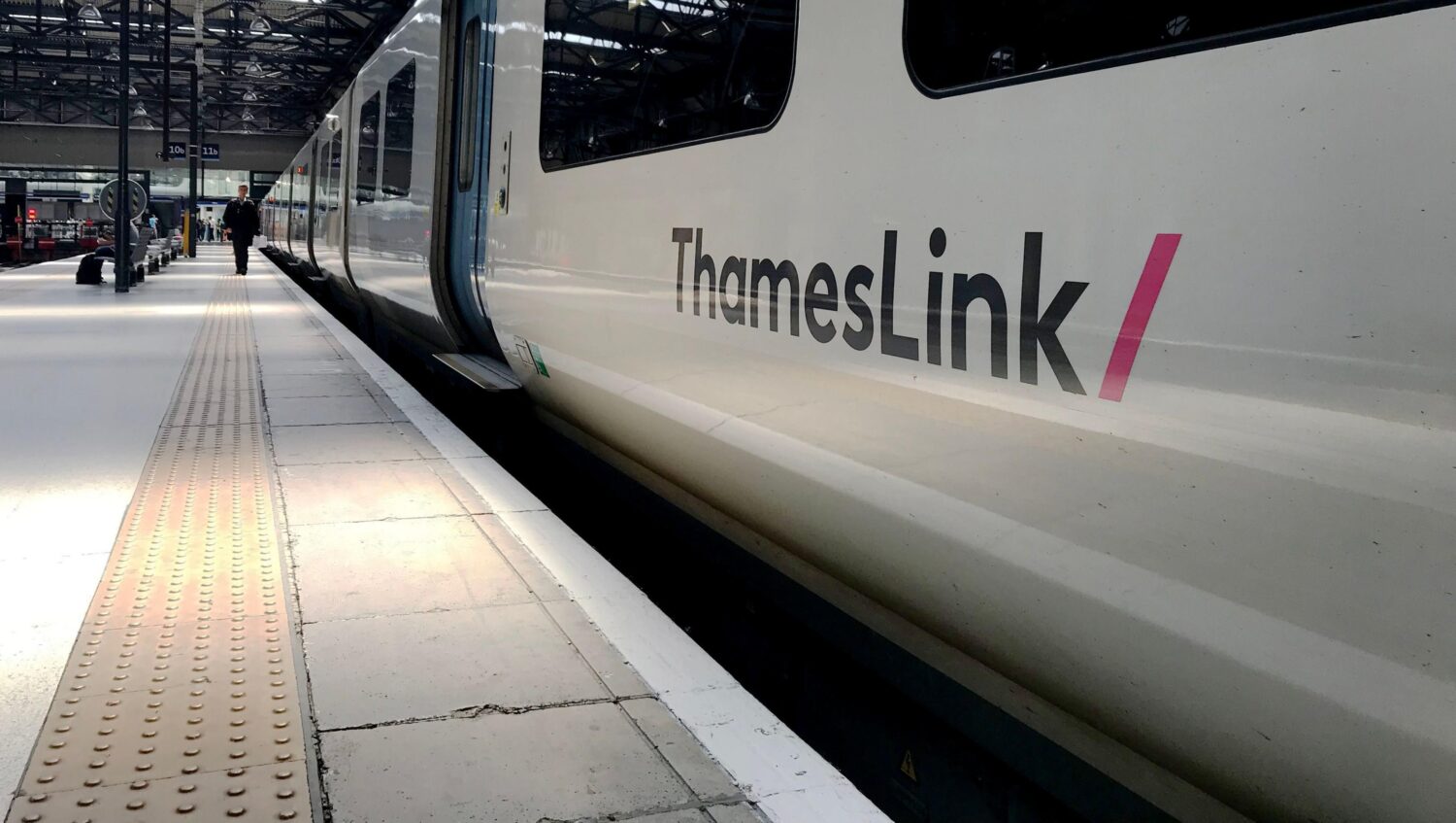 Train Travel Chaos in London and Stevenage Due to Broken Rail