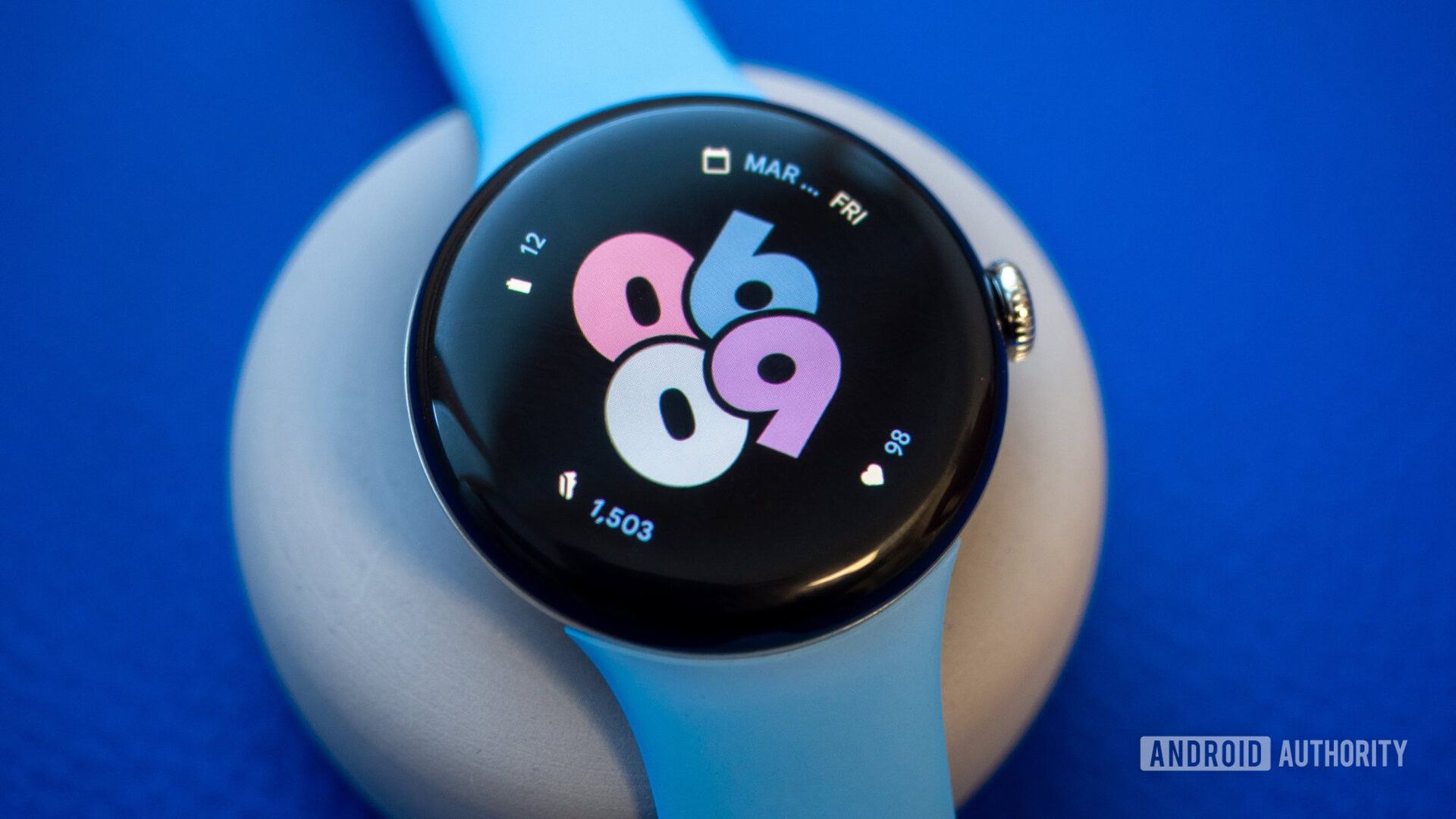 Pixel Watch Users Face Extended Wait for Wear OS 5 Fix