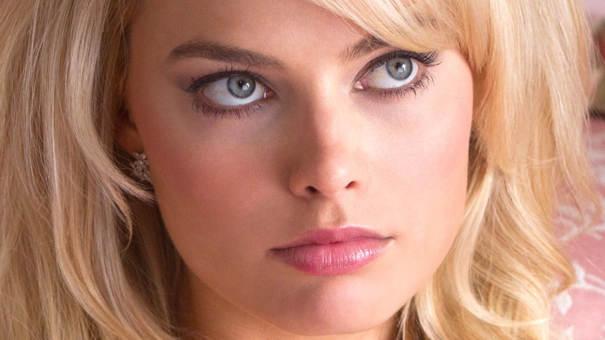 Margot Robbie’s Stabbing Fear in Wolf of Wall Street Scene