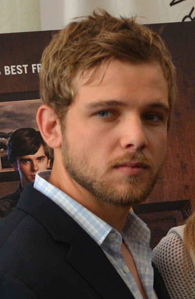 Max Thieriot Net Worth