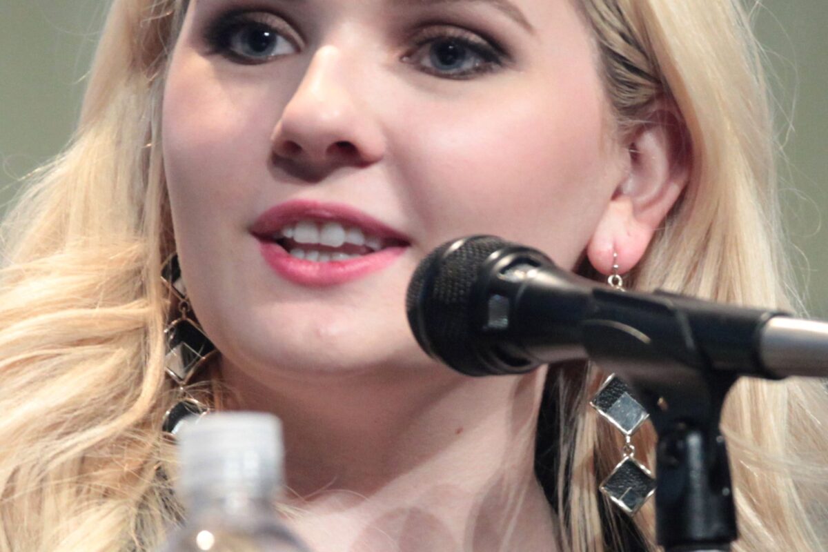 Abigail Breslin Net Worth